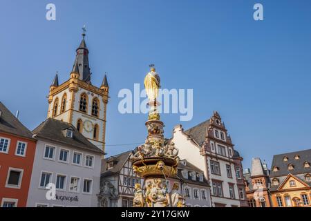 Historische Gebäude am Hauptmarkt, Trier, Deutschland Stockfoto