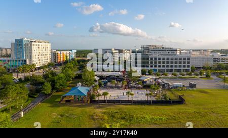 Aus der Vogelperspektive auf Lake Nona, Boxi Park, Florida, USA. April 2022. Stockfoto