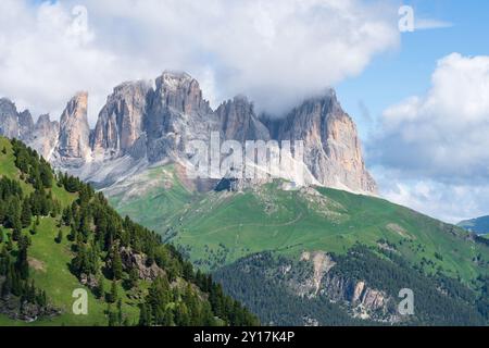 Passo Sella Città dei Sassi, Sassolungo-Gruppe (Sasslong), Sassopiatto (Plattkofel) Dolomiten. Blick auf den felsigen Gipfel von Ciampac Colac Stockfoto