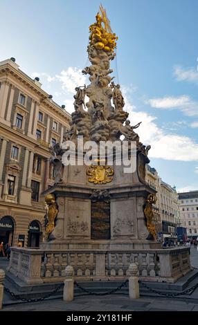 Die Wiener Pestsäule steht an der Fußgängerzone Graben als Denkmal an die große Pest von 1679. Stockfoto