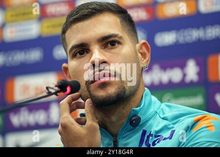 Curitiba, Brasilien. September 2024. Bruno Guimaraes von der brasilianischen Nationalmannschaft, während der Pressekonferenz in Curitiba, Brasilien am 5. September 2024. Das Team bereitet sich auf Ecuador in der 7. Runde der Qualifikation zur FIFA 2026 vor. Foto: Heuler Andrey/DiaEsportivo/Alamy Live News Credit: DiaEsportivo/Alamy Live News Stockfoto