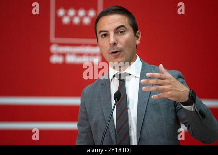 Madrid, Spanien. September 2024. . Juan Lobato, Generalsekretär der Sozialistischen Arbeiterpartei Spaniens der Gemeinschaft Madrid und Sprecher der Sozialistischen Parlamentarischen Fraktion in der Versammlung von Madrid heute Nachmittag am Sitz der Präsidentschaft der Gemeinschaft Madrid. D. Canales Carvajal/Alamy Live News - Bild Stockfoto