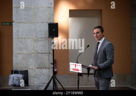 Madrid, Spanien. September 2024. . Juan Lobato, Generalsekretär der Sozialistischen Arbeiterpartei Spaniens der Gemeinschaft Madrid und Sprecher der Sozialistischen Parlamentarischen Fraktion in der Versammlung von Madrid heute Nachmittag am Sitz der Präsidentschaft der Gemeinschaft Madrid. D. Canales Carvajal/Alamy Live News - Bild Stockfoto