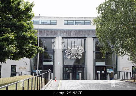 Königliches Wappen auf dem Kombinierten Hofzentrum in Coventry Stockfoto