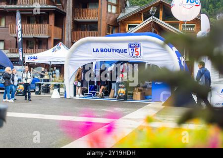 Morzine, Frankreich. September 2024. Village des partenaires, Igol während der Rallye Mont-Blanc Morzine 2024, 6. Runde des Championnat de France des Rallyes 2024, vom 6. Bis 9. September in Morzine, Frankreich - Foto Bastien Roux/DPPI Credit: DPPI Media/Alamy Live News Stockfoto