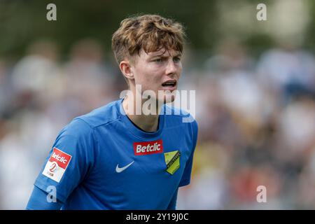 Krakau, Polen. September 2024. Antoni Mikulko aus Wieczysta Krakau wurde während des Fußballspiels der polnischen Betclic 2 League 2024/2025 zwischen Wieczysta Krakau und Pogon Grodzisk Mazowiecki im Wieczysta Stadion gesehen. Endergebnis: Wieczysta Krakau 1:1 Pogon Grodzisk Mazowiecki. (Foto: Grzegorz Wajda/SOPA Images/SIPA USA) Credit: SIPA USA/Alamy Live News Stockfoto