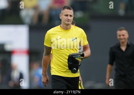 Krakau, Polen. September 2024. Michal Koj aus Wieczysta Krakau wurde während des Fußballspiels der Polnischen Betclic 2 League 2024/2025 zwischen Wieczysta Krakau und Pogon Grodzisk Mazowiecki im Wieczysta Stadion gesehen. Endergebnis: Wieczysta Krakau 1:1 Pogon Grodzisk Mazowiecki. (Foto: Grzegorz Wajda/SOPA Images/SIPA USA) Credit: SIPA USA/Alamy Live News Stockfoto