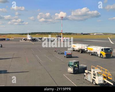 Vantaa, Finnland - 20. August 2024: Flughafen Finavia Vantaa in Helsinki, Finnland. Flughafenumgebung und -Dienstleistungen Stockfoto