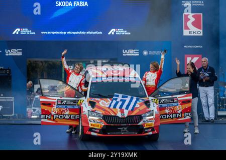 49 CETINKAYA Burcu, PONS Fabrizia, Skoda Fabia Evo Rally2, Aktion während der Akropolis Rallye, Griechenland. , . WRC World Rallye Car Championship, vom 1. Bis 4. September 2024 in Lamia, Griechenland - Foto Nikos Katikis/DPPI Credit: DPPI Media/Alamy Live News Stockfoto