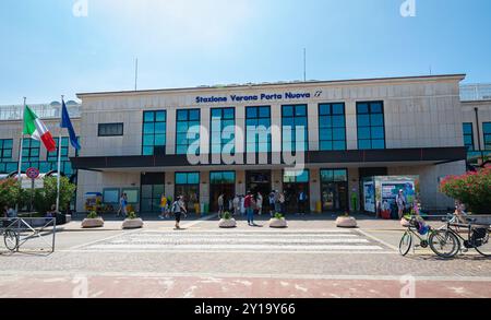 Eintritt zum Hauptbahnhof Verona Porta Nuova. Verona, Italien. Stockfoto