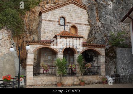 St. Stephens mazedonisch-orthodoxe Höhlenkirche in St. Stefan, Ohrid, Nordmakedonien Stockfoto