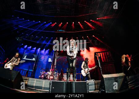 BARCELONA, SPANIEN - 28. Juni 2024: Alice Cooper tritt auf der Bühne im Poble Espanyol auf. Stockfoto