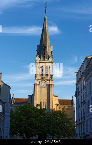 Die römisch-katholische Kirche Saint Lambert de Vaugirard befindet sich im 15. Bezirk von Paris. Stockfoto