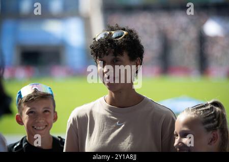 Berlin, Deutschland. September 2024.Athletics, Meeting, ISTAF: Long Jump Women: Leika Mihambo Out Competition Interview mit Presse und Fans. Kredit: Felix Stockfoto