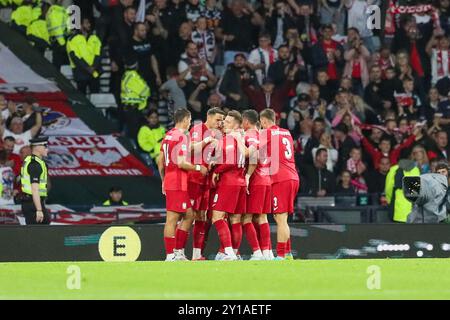 Glasgow, Großbritannien. September 2024. Schottland spielte Polen im Hampden Park, Glasgow, Schottland, Großbritannien, im ersten Spiel der UEFA Nations League 2024. Das Ergebnis war Schottland 2:3, Polen. Die Tore wurden von B. Gilmour (46 Minuten), S, McTominay (76 Minuten) und für Polen (8 Minuten), S. Szymański (8 Minuten), R. Lewandowski (44 Minuten) und N. Zalewski (90 Minuten) erzielt. Quelle: Findlay/Alamy Live News Stockfoto