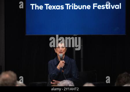 Das Texas Tribune Festival. September 2024. Luci Baines Johnson, Tochter von Präsident Lyndon B. Johnson, und Lady Bird Johnson mit Katie Rogers White House Korrespondentin für die New York Times, über ihr neues Buch über First Ladies, American Woman: The Transformation of the Modern First Lady, From Hillary Clinton to Jill Biden. Tauscht beim Texas Tribune Festival Geschichten mit einer Tochter aus. Austin, Texas. Mario Cantu/CSM/Alamy Live News Stockfoto