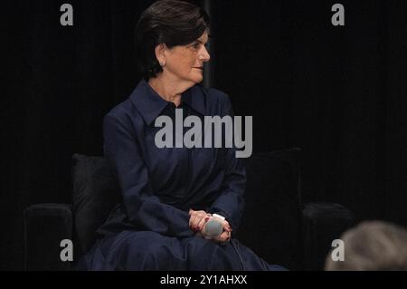 Das Texas Tribune Festival. September 2024. Luci Baines Johnson, Tochter von Präsident Lyndon B. Johnson, und Lady Bird Johnson mit Katie Rogers White House Korrespondentin für die New York Times, über ihr neues Buch über First Ladies, American Woman: The Transformation of the Modern First Lady, From Hillary Clinton to Jill Biden. Tauscht beim Texas Tribune Festival Geschichten mit einer Tochter aus. Austin, Texas. Mario Cantu/CSM/Alamy Live News Stockfoto
