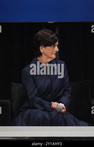 Das Texas Tribune Festival. September 2024. Luci Baines Johnson, Tochter von Präsident Lyndon B. Johnson, und Lady Bird Johnson mit Katie Rogers White House Korrespondentin für die New York Times, über ihr neues Buch über First Ladies, American Woman: The Transformation of the Modern First Lady, From Hillary Clinton to Jill Biden. Tauscht beim Texas Tribune Festival Geschichten mit einer Tochter aus. Austin, Texas. Mario Cantu/CSM/Alamy Live News Stockfoto