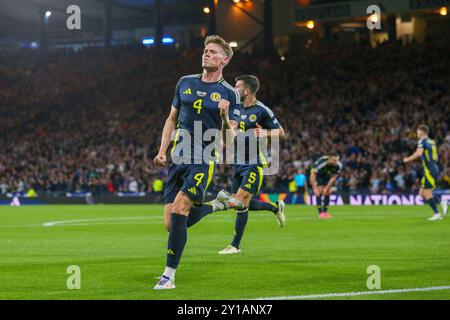 Glasgow, Großbritannien. September 2024. Schottland spielte Polen im Hampden Park, Glasgow, Schottland, Großbritannien, im ersten Spiel der UEFA Nations League 2024. Das Ergebnis war Schottland 2:3, Polen. Die Tore wurden von B. Gilmour (46 Minuten), S, McTominay (76 Minuten) und für Polen (8 Minuten), S. Szymański (8 Minuten), R. Lewandowski (44 Minuten) und N. Zalewski (90 Minuten) erzielt. Quelle: Findlay/Alamy Live News Stockfoto