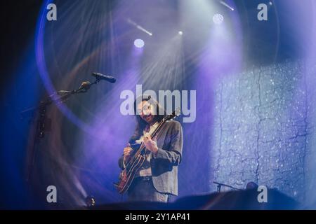 BARCELONA, SPANIEN - Juni 30: Hozier (Blues-Rock-Musiker) tritt am 30. Juni 2024 auf der Bühne im Poble Espanyol auf. Stockfoto