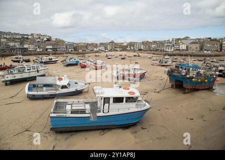 St. Ives Harbour Boote Stockfoto