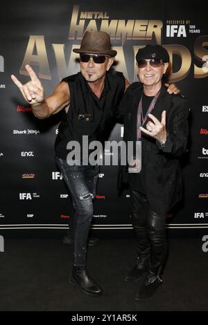 Rudi Schenker und Klaus meine von den Scorpions bei den Metal Hammer Awards 2024 in der Uber Eats Music Hall. Berlin, 31.08.2024 Stockfoto