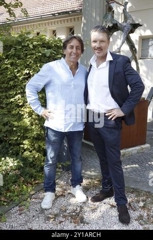 Dieter Landuris und Hardy Krueger jr. Bei der Jahrespressekonferenz zur Saison 2024/25 im Schlossparktheater Berlin am 3. September 2024 Stockfoto