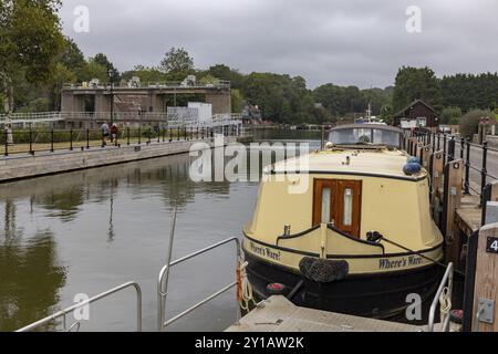 Allington Lock, Schloss am River Medway, Maidstone, Großbritannien Stockfoto