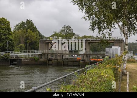 Allington Lock, Schloss am River Medway, Maidstone, Großbritannien Stockfoto