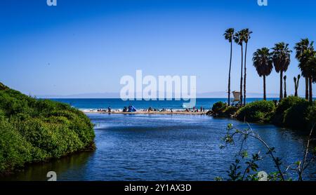 Blick auf den Hendrys Beach in Santa Barbara vom Inselpfad aus. Stockfoto
