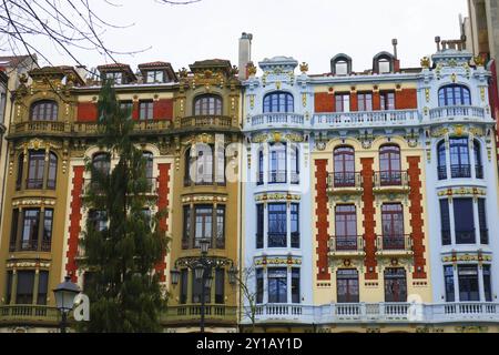 Altstadtfassaden in Oviedo Stockfoto