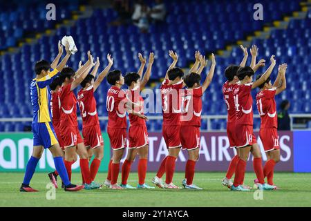 Cali, Kolumbien. September 2024. Nordkoreanische Spieler feiern den Sieg nach dem Spiel zwischen Nordkorea und Costa Rica für die zweite Runde der Gruppe F der FIFA U-20-Frauen-Weltmeisterschaft Kolumbien 2024 im Olympiastadion Pascual Guerrero am Donnerstag, 05. 30761 (Alejandra Arango/SPP) Credit: SPP Sport Press Photo. /Alamy Live News Stockfoto