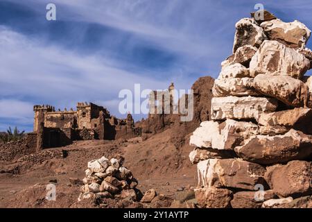 Eine alte Kasbah, die als Basis für nomadische Stämme diente, mit einem Gefühl von Robustheit und Abenteuer Stockfoto