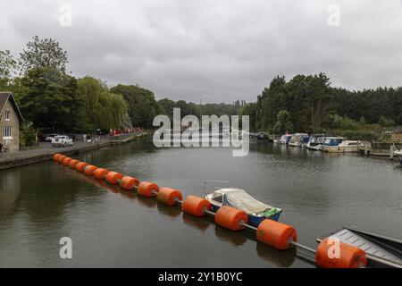 Allington Lock, Schloss am River Medway, Maidstone, Großbritannien Stockfoto