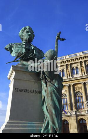 Statue von Gabor Szarvas Budapest V., Szechenyi Istvan ter Stockfoto