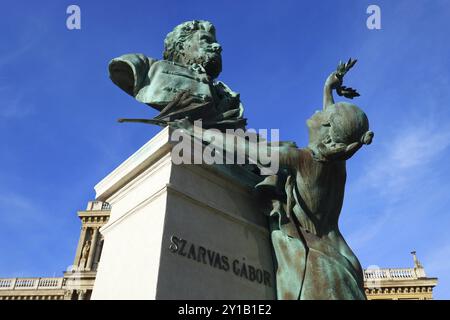 Statue von Gabor Szarvas Budapest V., Szechenyi Istvan ter Stockfoto