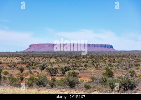 Mount Conner (Artilla) von der Straße nach Uluru, Petermann, Northern Territory, Australien Stockfoto