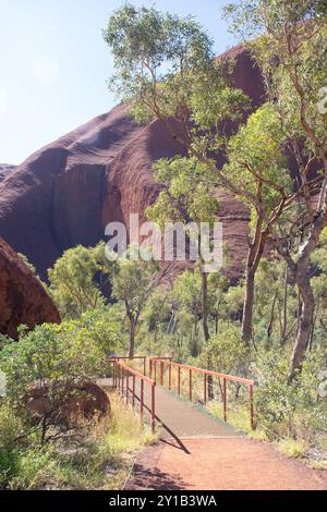 Blick vom Mala Walk Track, Uluru (Ayers Rock), Uluṟu-Kata Tjuṯa Nationalpark, Northern Territory, Australien Stockfoto