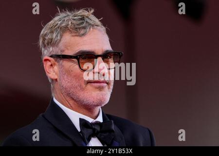 Venedig, Italien. September 2024. Joaquin Phoenix besucht einen roten Teppich für den Film „Joker: Folie à Deux“ während des 81. Internationalen Filmfestivals von Venedig. (Foto: Stefano Costantino/SOPA Images/SIPA USA) Credit: SIPA USA/Alamy Live News Stockfoto