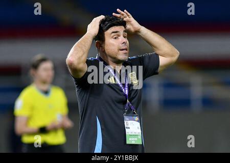 Cali, Kolumbien. September 2024. Christian Meloni Cheftrainer Argentiniens beim Spiel der Gruppe F FIFA U-20-Frauen-Weltmeisterschaft Kolumbien 2024 zwischen den Niederlanden und Argentinien im Olympischen Pascual Guerrero-Stadion in Cali am 5. September 2024. Foto: Alejandra Arango/DiaEsportivo/Alamy Live News Credit: DiaEsportivo/Alamy Live News Stockfoto