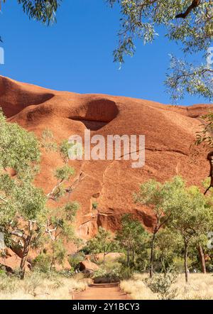 Blick vom Kuniya Walk, Uluru (Ayers Rock), Uluṟu-Kata Tjuṯa Nationalpark, Northern Territory, Australien Stockfoto