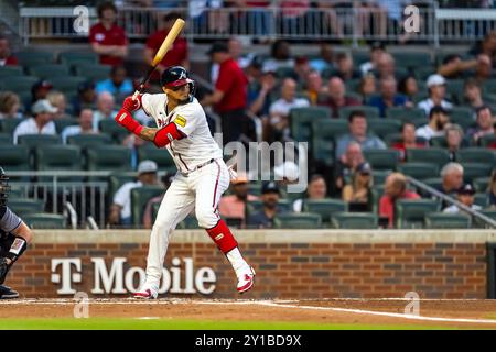 Marietta, GA, USA. September 2024. Orlando Arcia (11) schlägt im Truist Park in Marietta, Georgia gegen die Colorado Rockies. Die Rockies gewinnen die Braves mit 3:1. (Kreditbild: © Walter G. Arce Sr./ASP via ZUMA Press Wire) NUR REDAKTIONELLE VERWENDUNG! Nicht für kommerzielle ZWECKE! Stockfoto