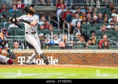 Marietta, GA, USA. September 2024. Charlie Blackmon (19), Außenseiter der Colorado Rockies, schlägt im Truist Park in Marietta, Georgia gegen die Atlanta Braves. Die Rockies gewinnen die Braves mit 3:1. (Kreditbild: © Walter G. Arce Sr./ASP via ZUMA Press Wire) NUR REDAKTIONELLE VERWENDUNG! Nicht für kommerzielle ZWECKE! Stockfoto