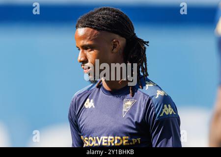 Estoril, Portugal. August 2024. Goncalo Costa (GD Estoril Praia) wurde während des Liga Portugal-Spiels zwischen den Teams von GD Estoril Praia und Gil Vicente FC im Estadio Antonio Coimbra da Mota gesehen. Endstand; GD Estoril Praia 0:0 Gil Vicente FC Credit: SOPA Images Limited/Alamy Live News Stockfoto