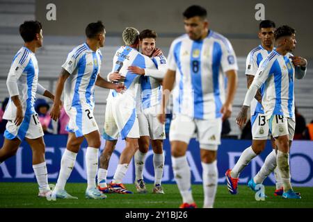 Buenos Aires, Buenos Aires, Argentinien. September 2024. Julian Alvarez aus Argentinien (C) und seine Teamkollegen feiern sein Tor während des Spiels zwischen Argentinien und Chile im Rahmen der WM 2026 - Qualifikation am 05. September 2024 in Buenos Aires, Argentinien (Foto: © Roberto Tuero/ZUMA Press Wire) NUR ZUR REDAKTIONELLEN VERWENDUNG! Nicht für kommerzielle ZWECKE! Quelle: ZUMA Press, Inc./Alamy Live News Stockfoto