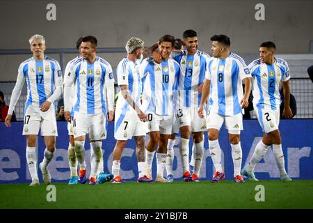Buenos Aires, Buenos Aires, Argentinien. September 2024. Paulo Dybala aus Argentinien (C) und seine Teamkollegen feiern während des Spiels zwischen Argentinien und Chile im Rahmen der WM 2026 - Qualifikation am 05. September 2024 in Buenos Aires, Argentinien (Foto: © Roberto Tuero/ZUMA Press Wire) NUR REDAKTIONELLE VERWENDUNG! Nicht für kommerzielle ZWECKE! Quelle: ZUMA Press, Inc./Alamy Live News Stockfoto