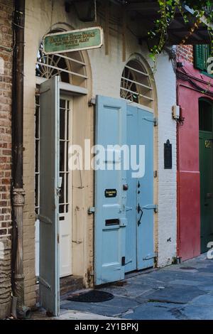 The Faulkner House Books ist ein Buchladen im ehemaligen Haus von William Faulkner in New Orleans Stockfoto