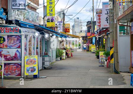 Sokcho, Korea, Imbissstände, Street Food, ruhige Straße, koreanische Küche, Meeresfrüchte, Abai Village, Sokcho City, traditionelle Küche, Sokcho Attraktionen, Sokch Stockfoto