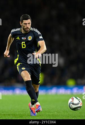 Glasgow, Großbritannien. September 2024. Scott McKenna aus Schottland während des Spiels der UEFA Nations League im Hampden Park, Glasgow. Der Bildnachweis sollte lauten: Neil Hanna/Sportimage Credit: Sportimage Ltd/Alamy Live News Stockfoto