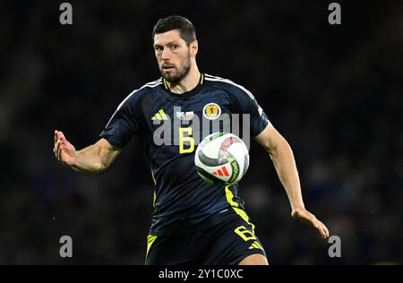 Glasgow, Großbritannien. September 2024. Scott McKenna aus Schottland während des Spiels der UEFA Nations League im Hampden Park, Glasgow. Der Bildnachweis sollte lauten: Neil Hanna/Sportimage Credit: Sportimage Ltd/Alamy Live News Stockfoto